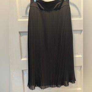 Black midi georgette pleated skirt
